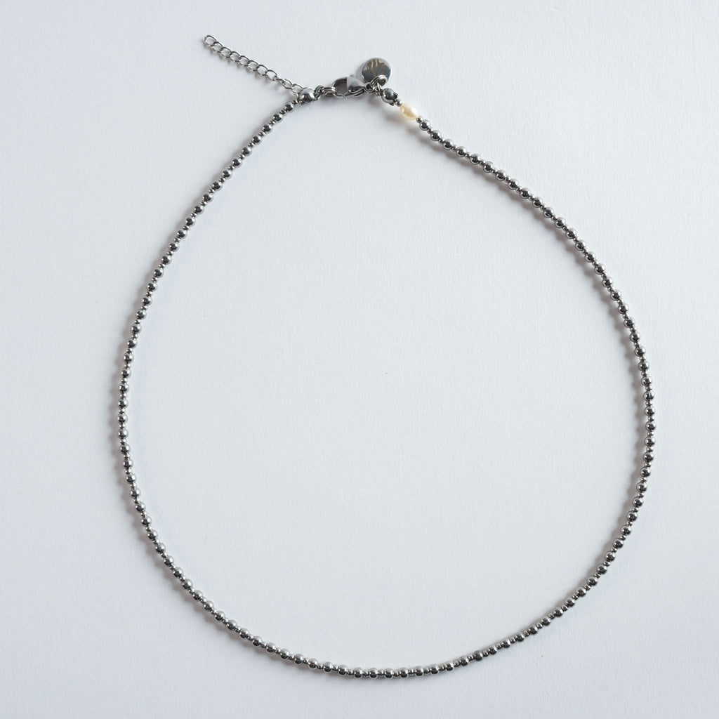 Die Edelstahlkette "Steel Line" setzt auf klare Formen, dezente Reflexe und einen modernen, minimalistisch Look.