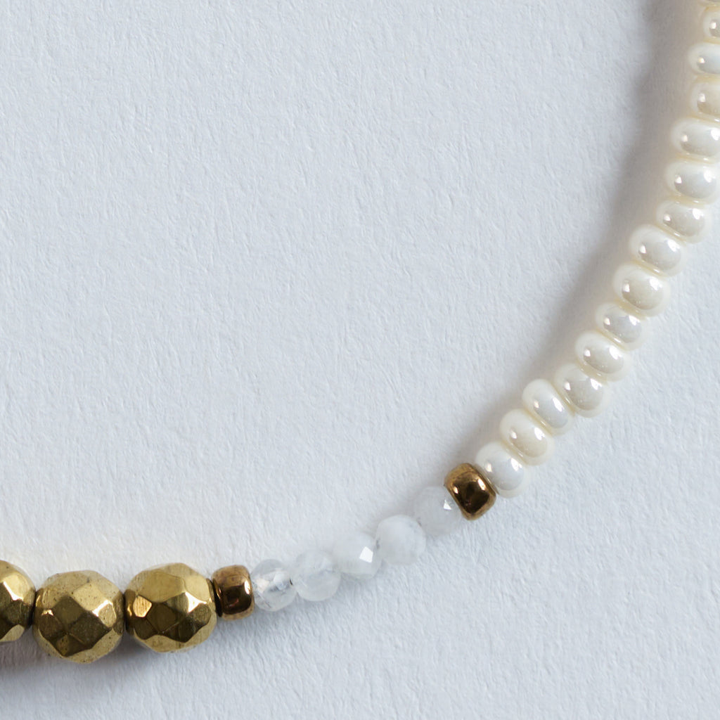 Farbe
Weiß, Creme, Gold