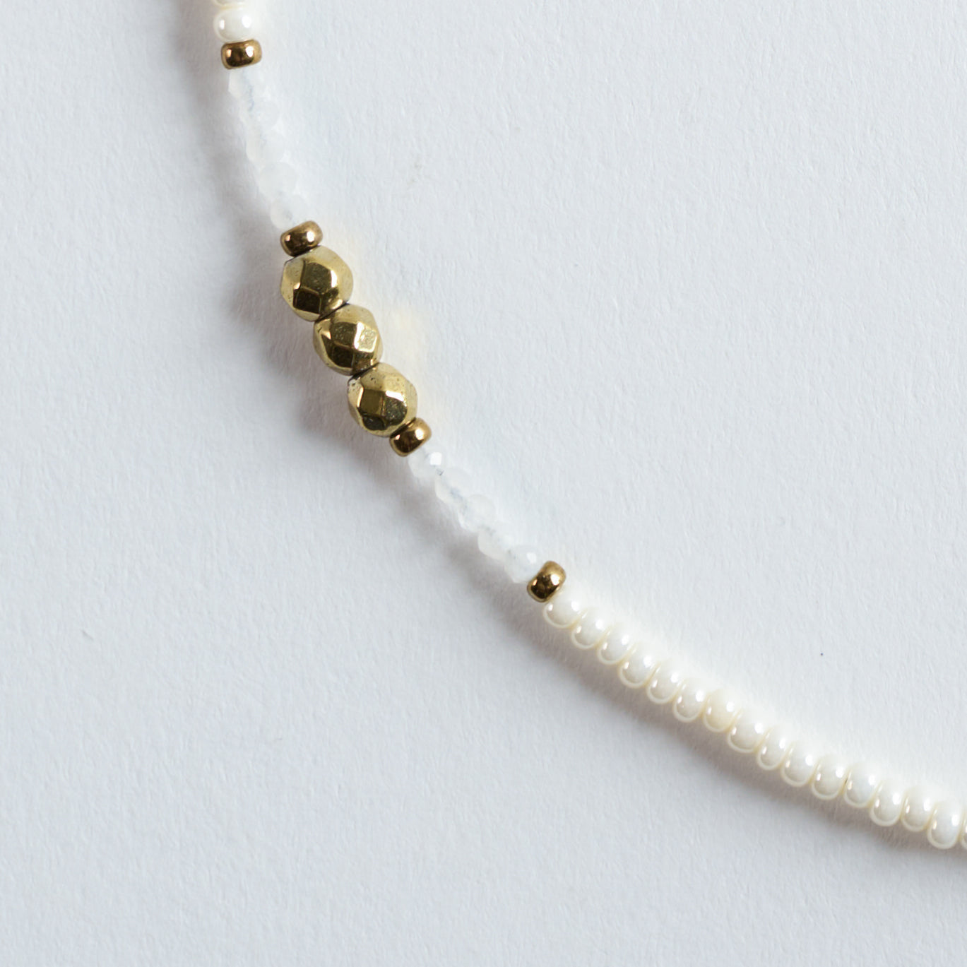 Farbe:
Weiß, Creme, Gold