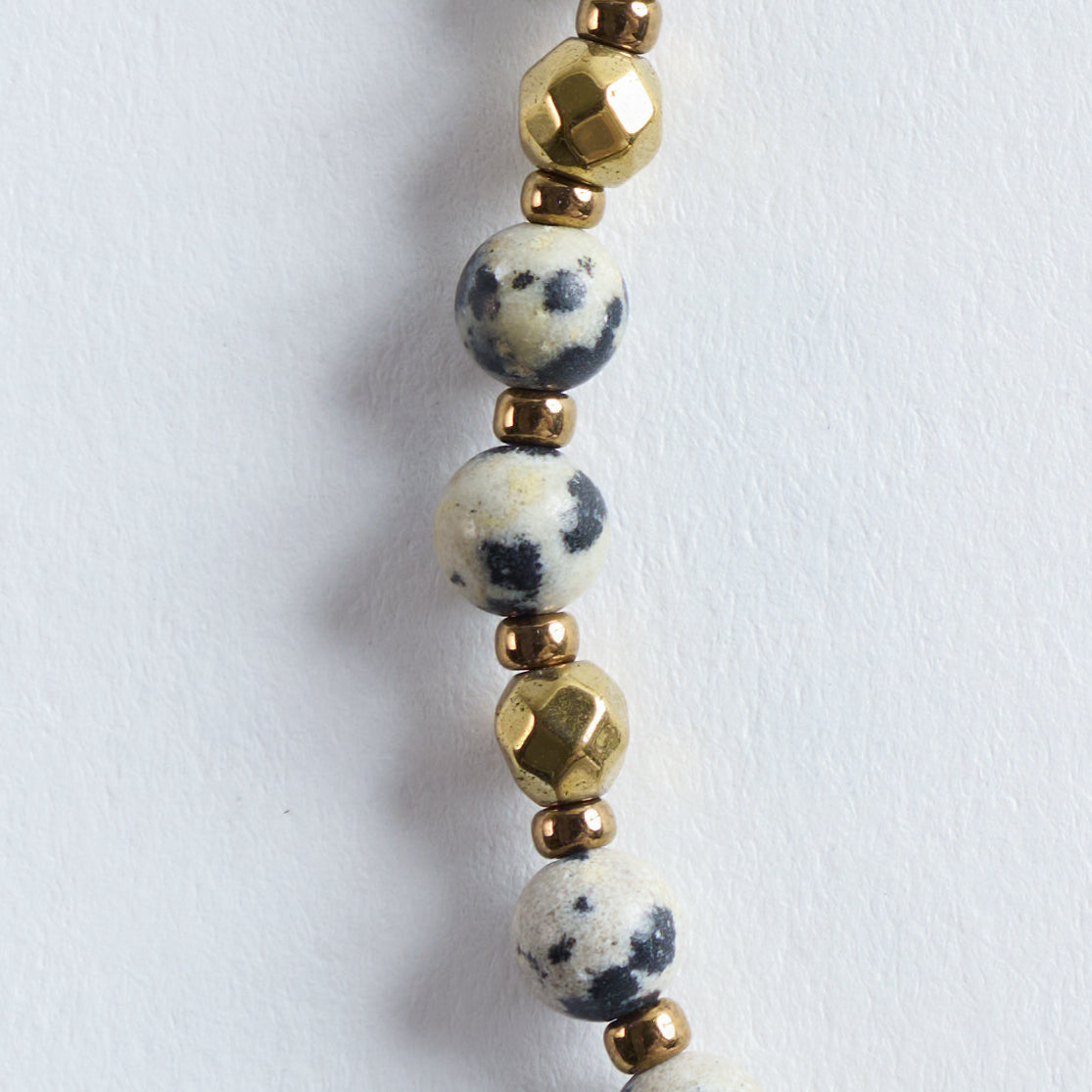 Farbe
Creme, Schwarz, Gold