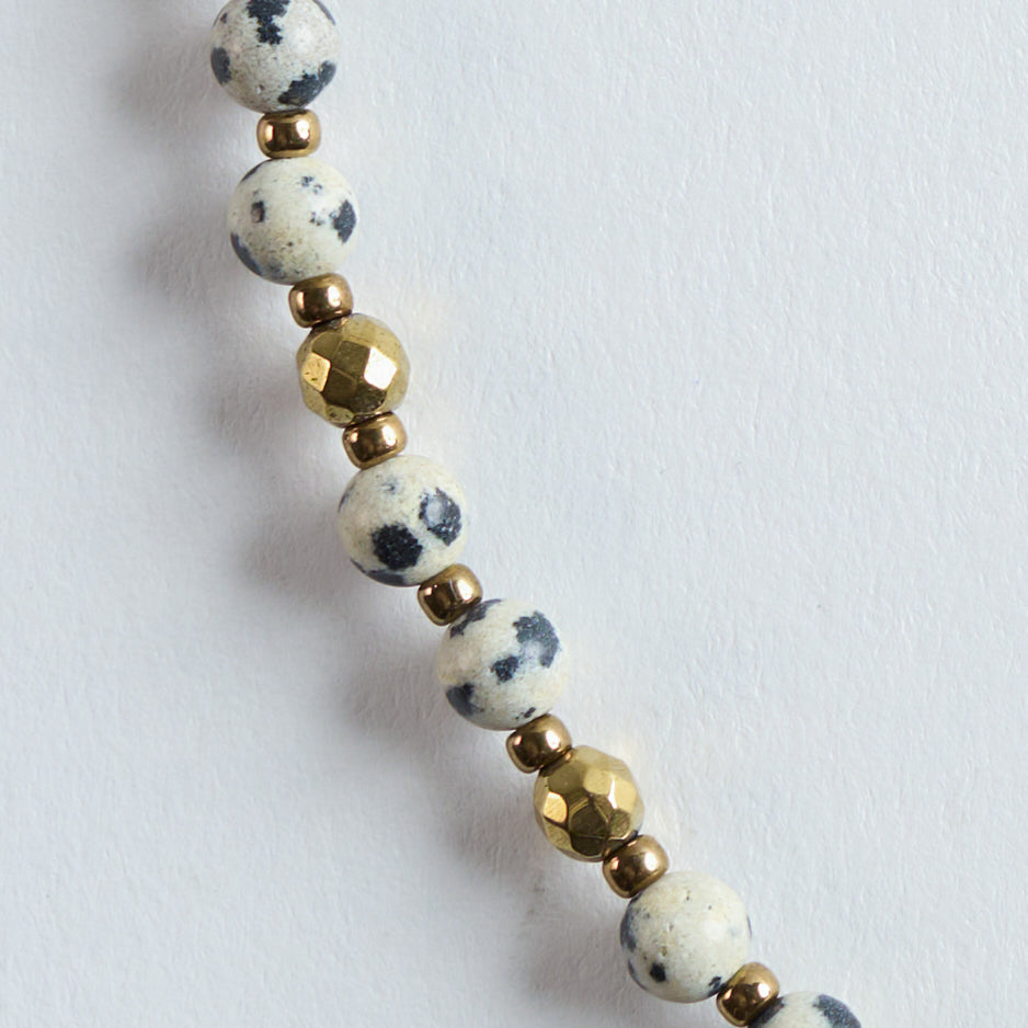 Farbe:
Creme, Schwarz, Gold