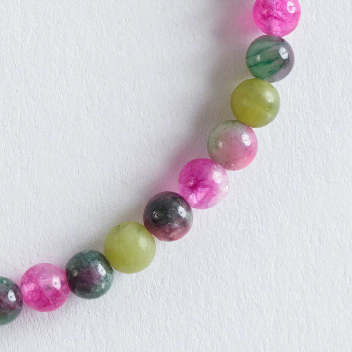 Farbe
Pink, Rosa, Grün, frische Naturtöne