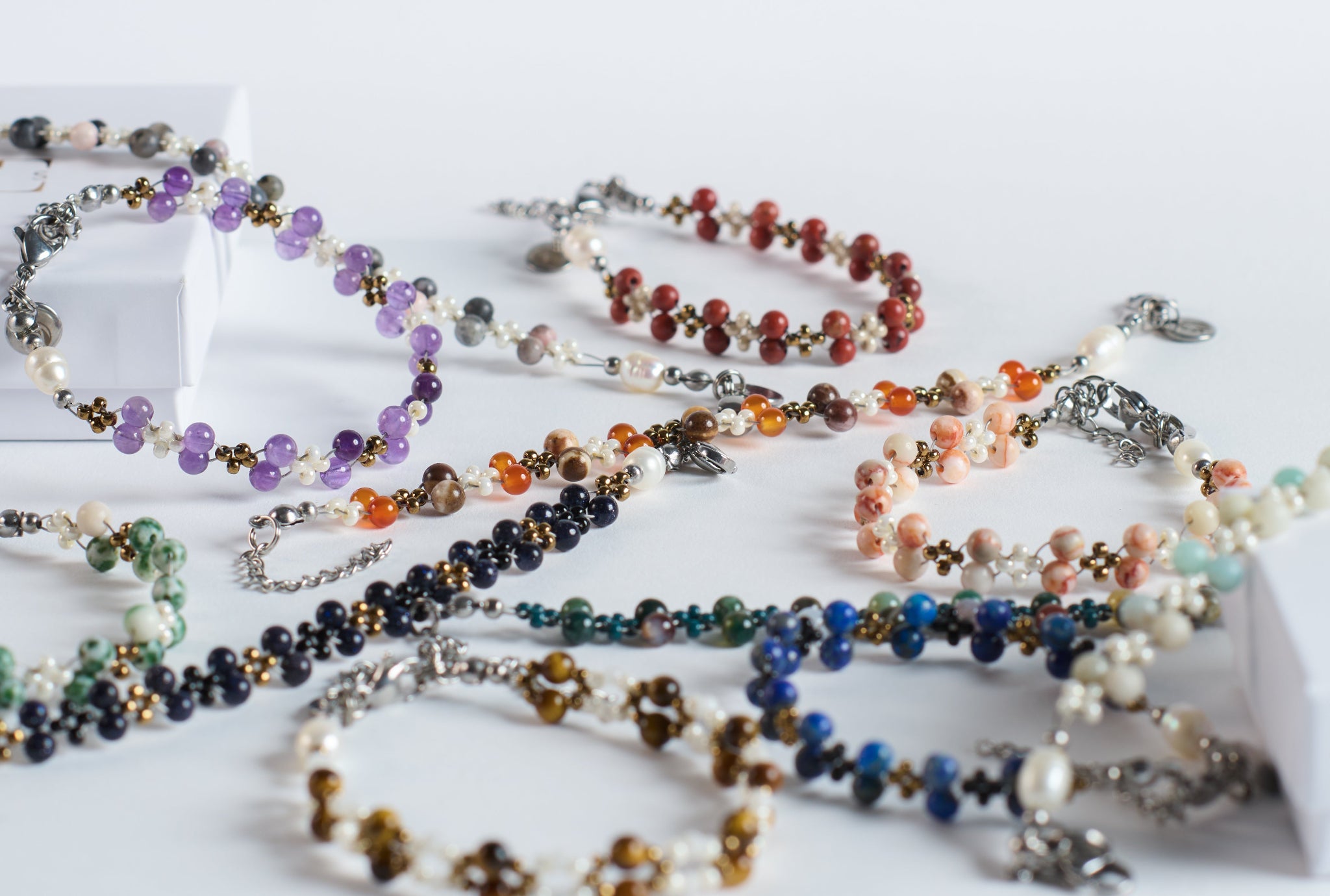 Entdecke die neuen Designs von DNE beads.