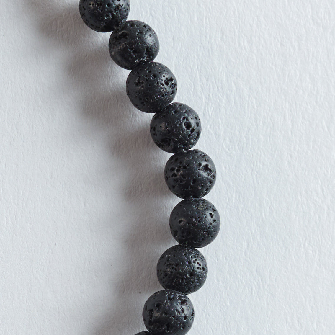 Farbe
Schwarz, Weiß, Silber