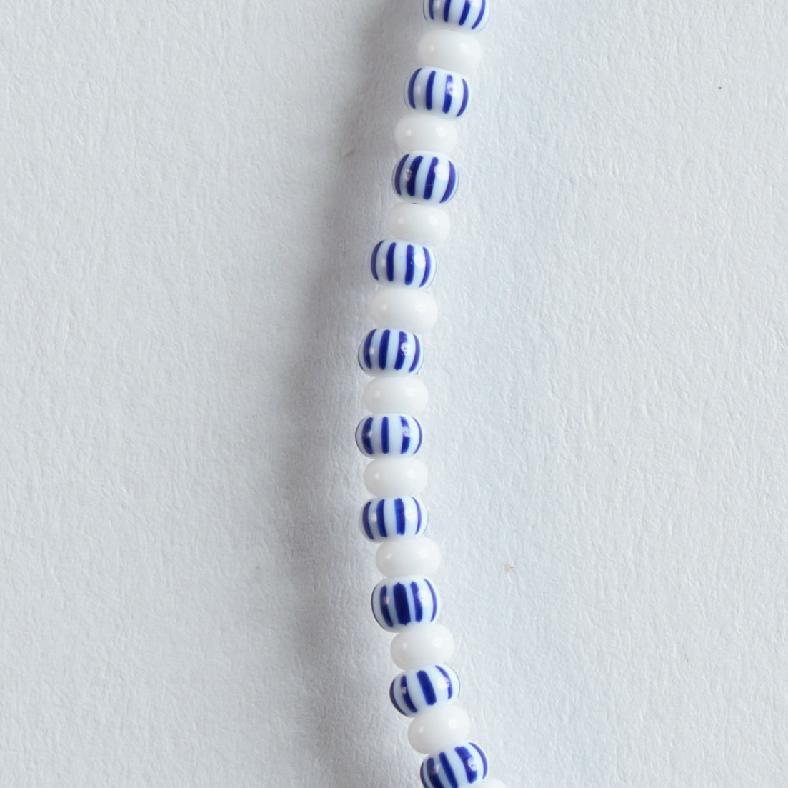 Farbe
Blau, Weiß, Perlmutt